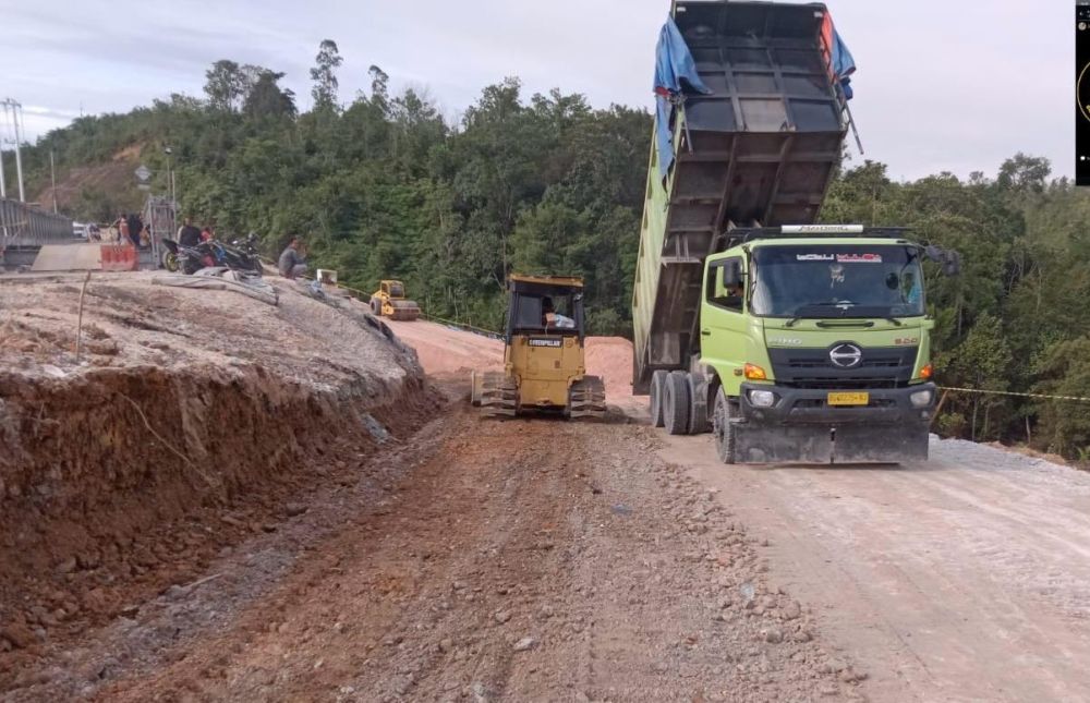 Progres Perbaikan Jalan Longsor Di